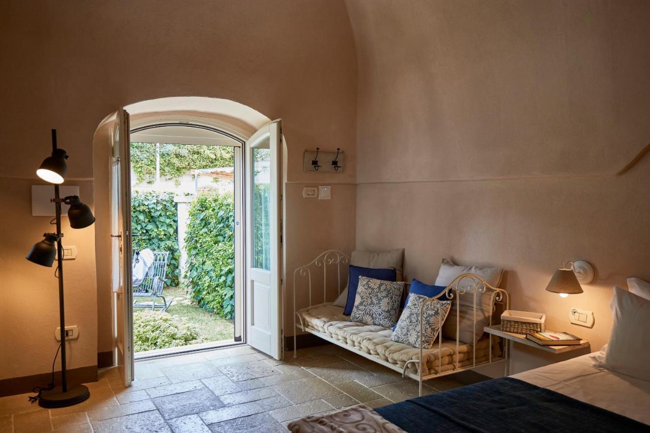 ベルナルダ Borgo San Gaetano Bed & Breakfast エクステリア 写真