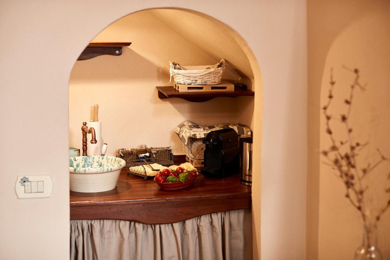 ベルナルダ Borgo San Gaetano Bed & Breakfast エクステリア 写真