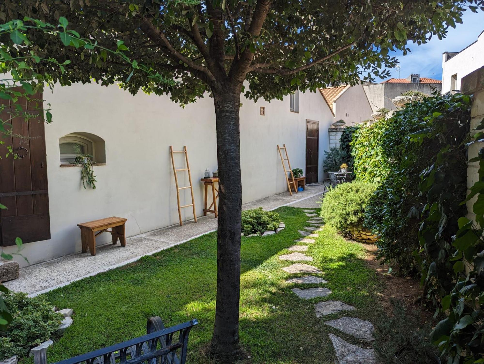 ベルナルダ Borgo San Gaetano Bed & Breakfast エクステリア 写真