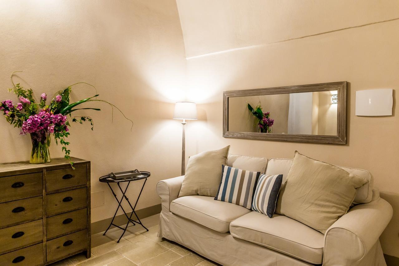 ベルナルダ Borgo San Gaetano Bed & Breakfast エクステリア 写真