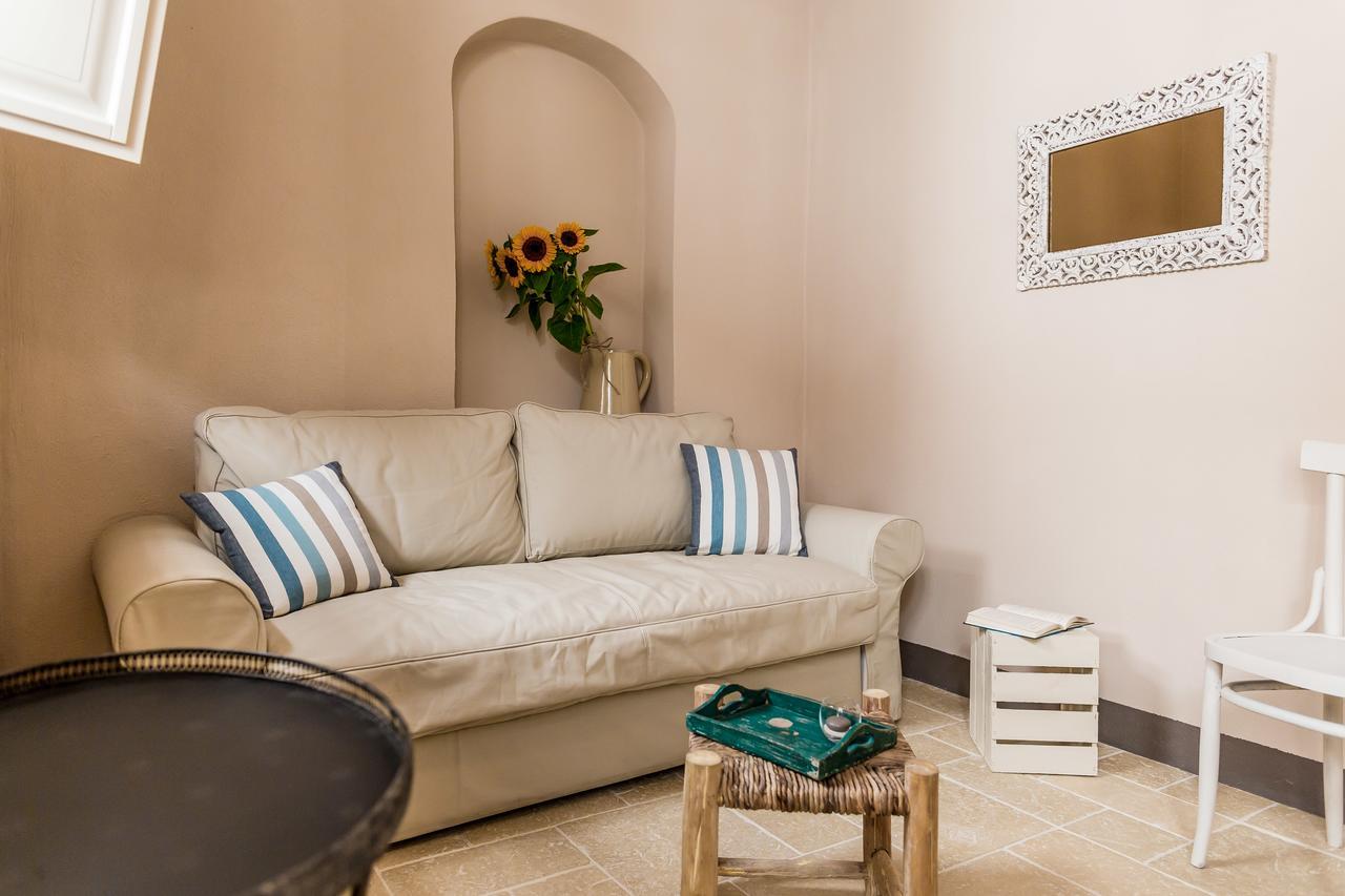ベルナルダ Borgo San Gaetano Bed & Breakfast エクステリア 写真