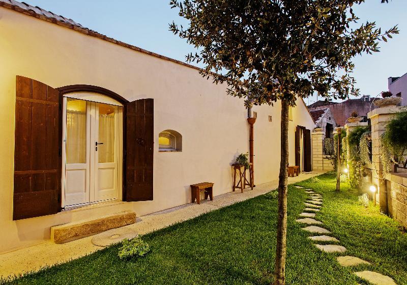 ベルナルダ Borgo San Gaetano Bed & Breakfast エクステリア 写真